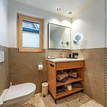 Montana Hotel 3*