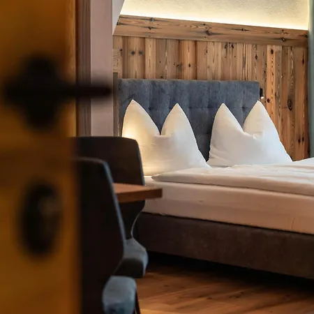 Montana Отель Майрхофен