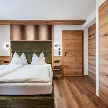 Montana Отель Майрхофен