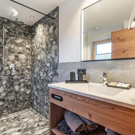 Montana 3* Майрхофен